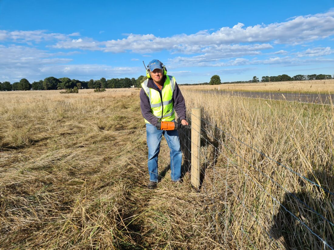 Alan Fenwick - Using the Stockade pneumatic fencing gun.