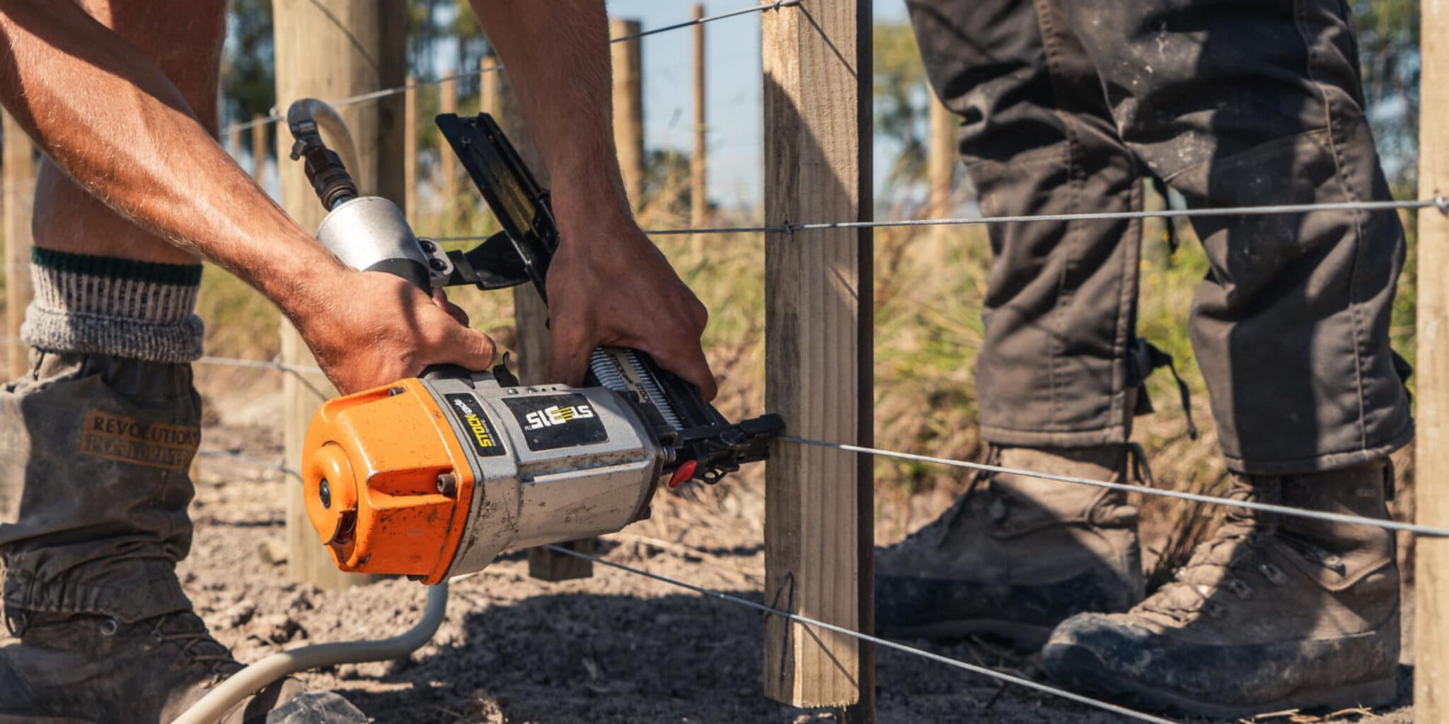 Fencing Guns Pneumatic fencing stapler gun Cordless Post Stapler Gun