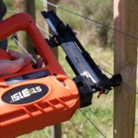ST315i cordless dropper fence stapler also comes with an adjustable depth of drive providing ultimate flexibility to drive staples to your desired depth